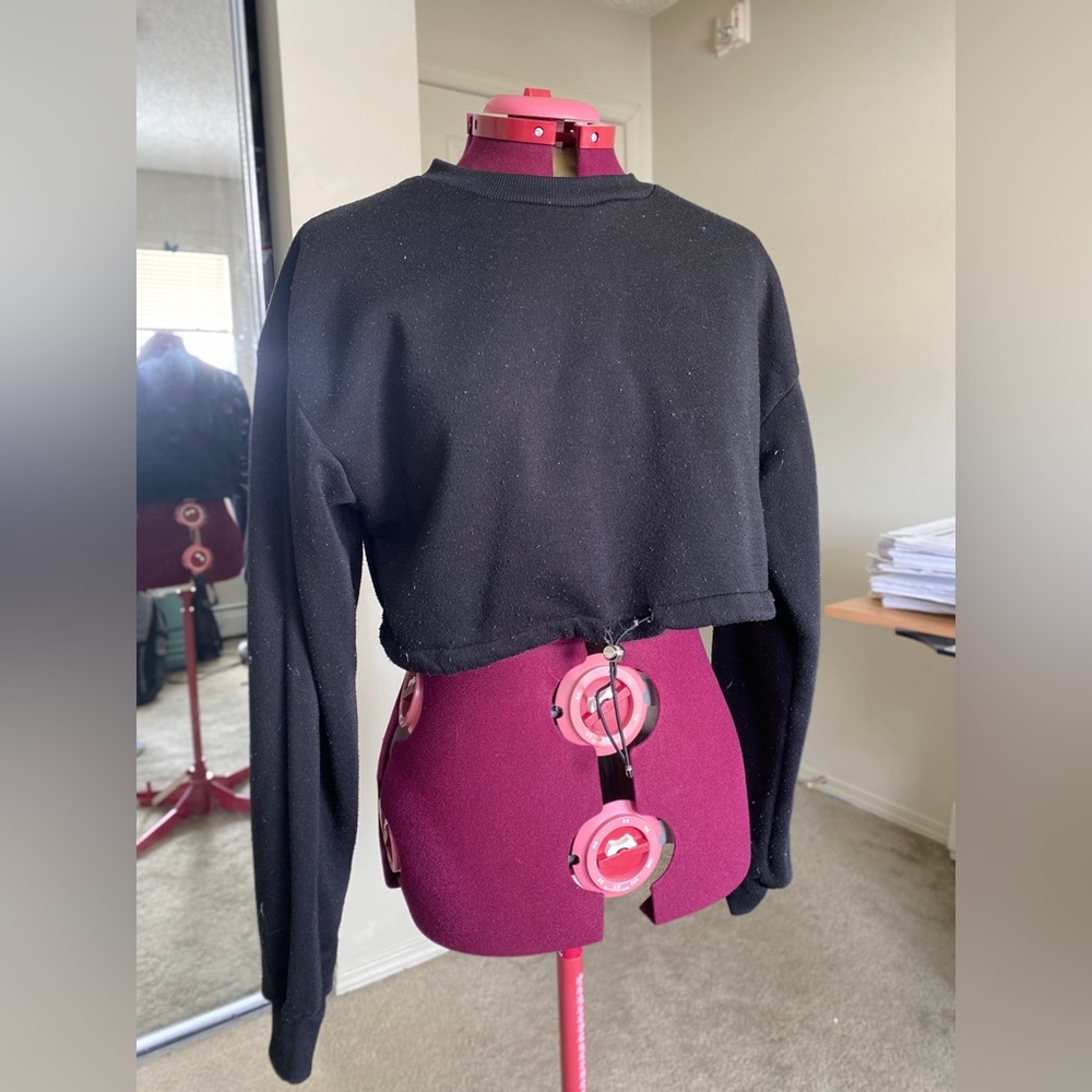 Saski collection cropped sweater